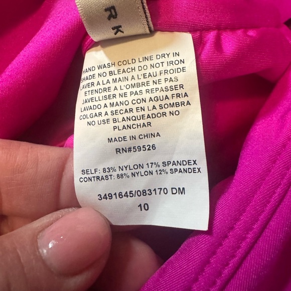 TRINA TURK swim & spa collection🩷Pink Ruffled women’s Swimsuit💦FLATTERING& FUN - Picture 11 of 13